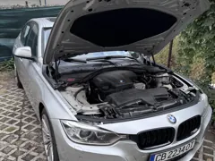 BMW 328i xDrive — Engine bay