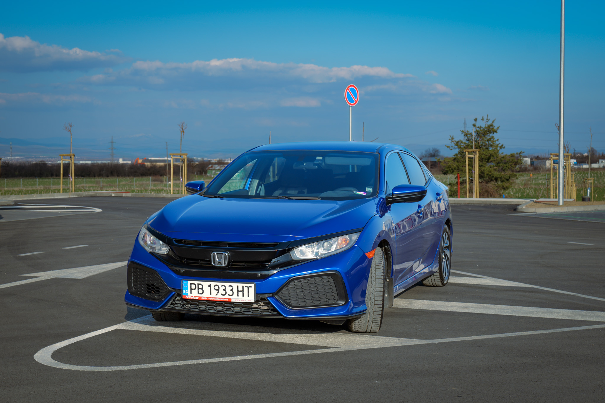 Honda Civic rear three-quarter thumbnail